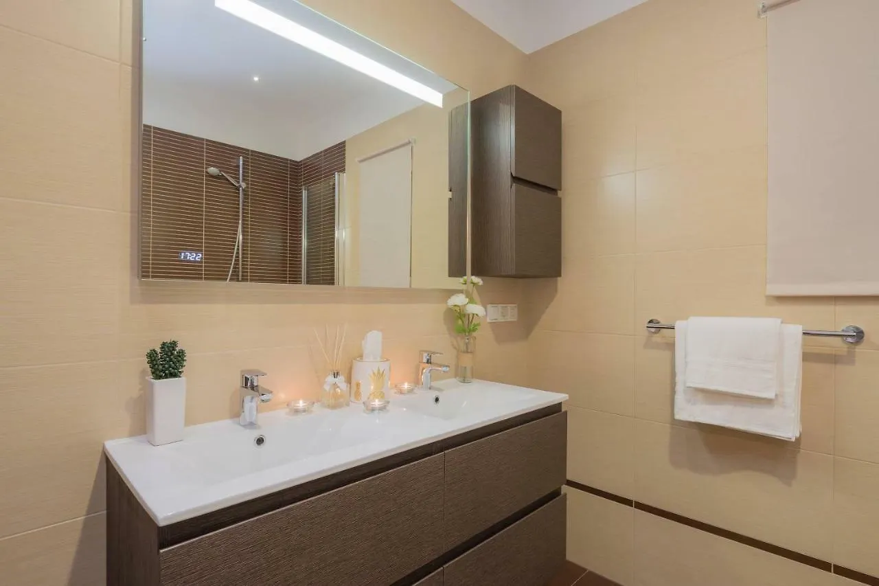 Villa Rosa Ventorum With Private Pool Near Split Kastela 0*,