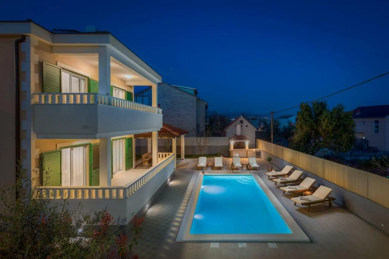 Villa Rosa Ventorum With Private Pool Near Split Kastela