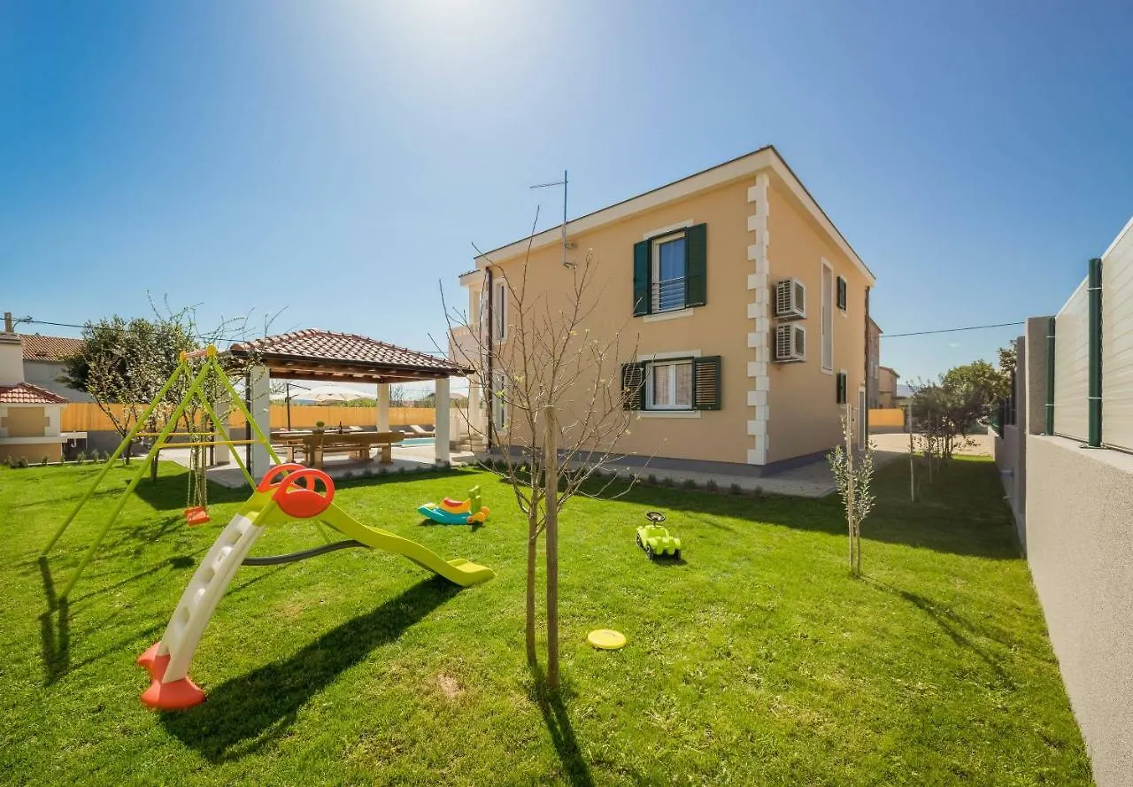 Villa Rosa Ventorum With Private Pool Near Split Kastela