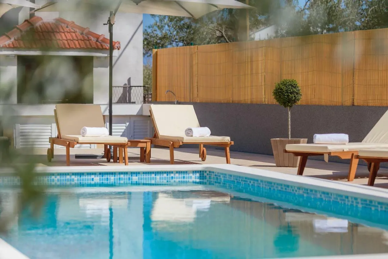 Villa Rosa Ventorum With Private Pool Near Split Kastela 0*,  Croatia