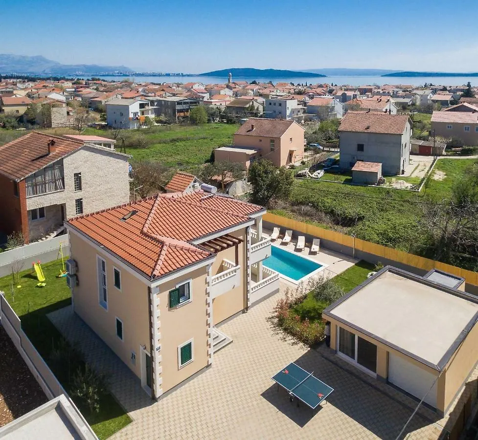 Villa Rosa Ventorum With Private Pool Near Split Kastela
