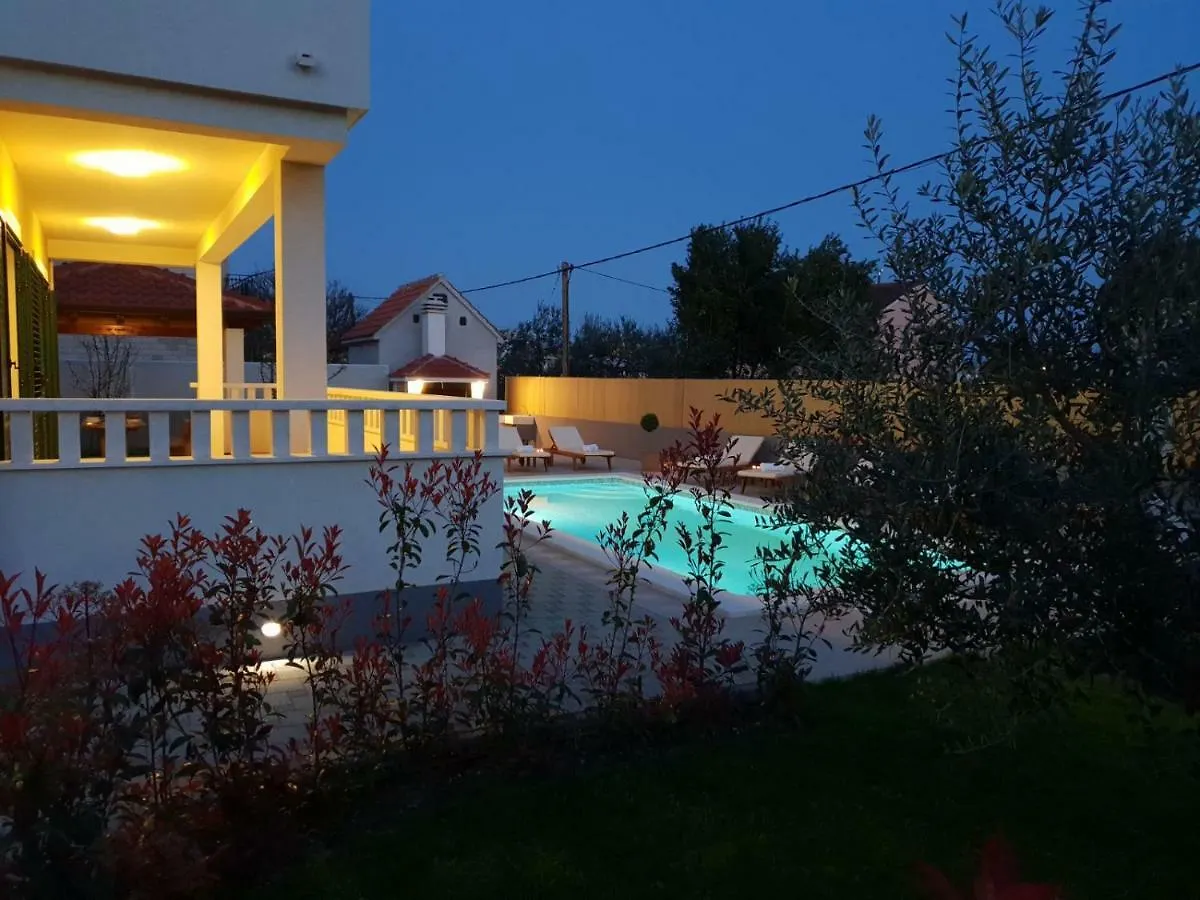 Villa Rosa Ventorum With Private Pool Near Split Kastela Croatia